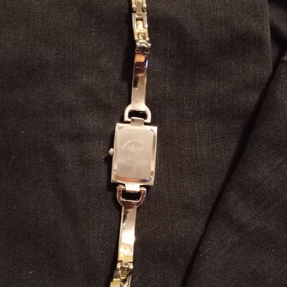 Allude Watch - Picture 2 of 4